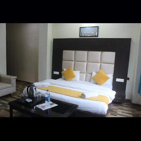 Hotel Stay Well Banikhet Dış mekan fotoğraf