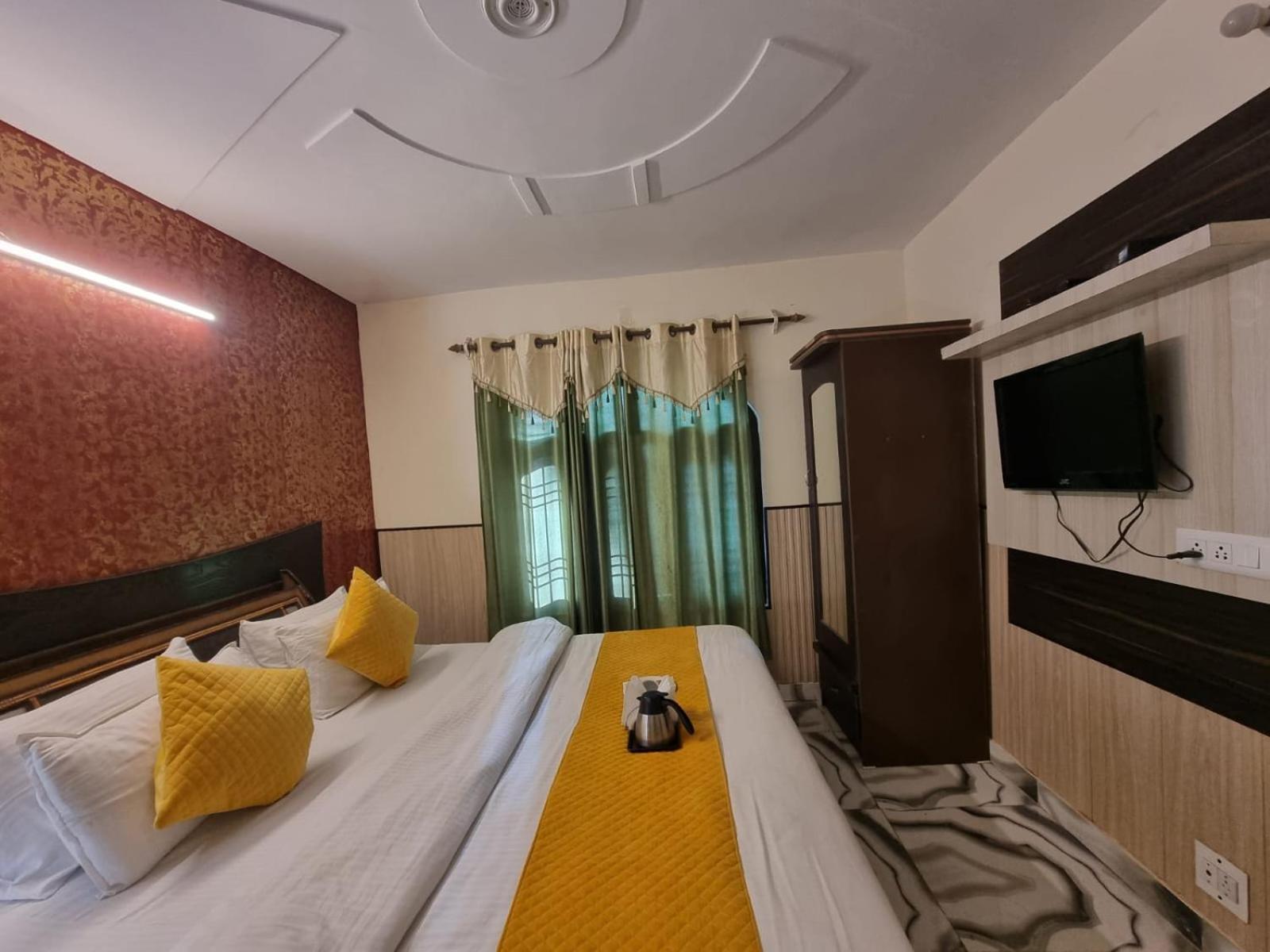 Hotel Stay Well Banikhet Dış mekan fotoğraf